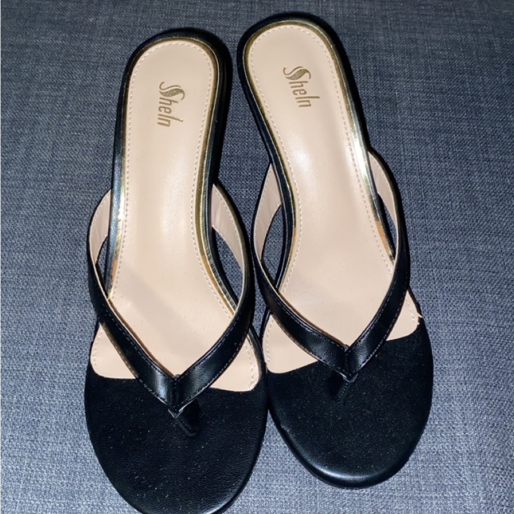 HEELED SANDALS